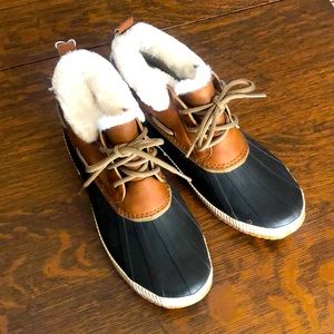 JSport by Jambu Black and Brown Winter Boots